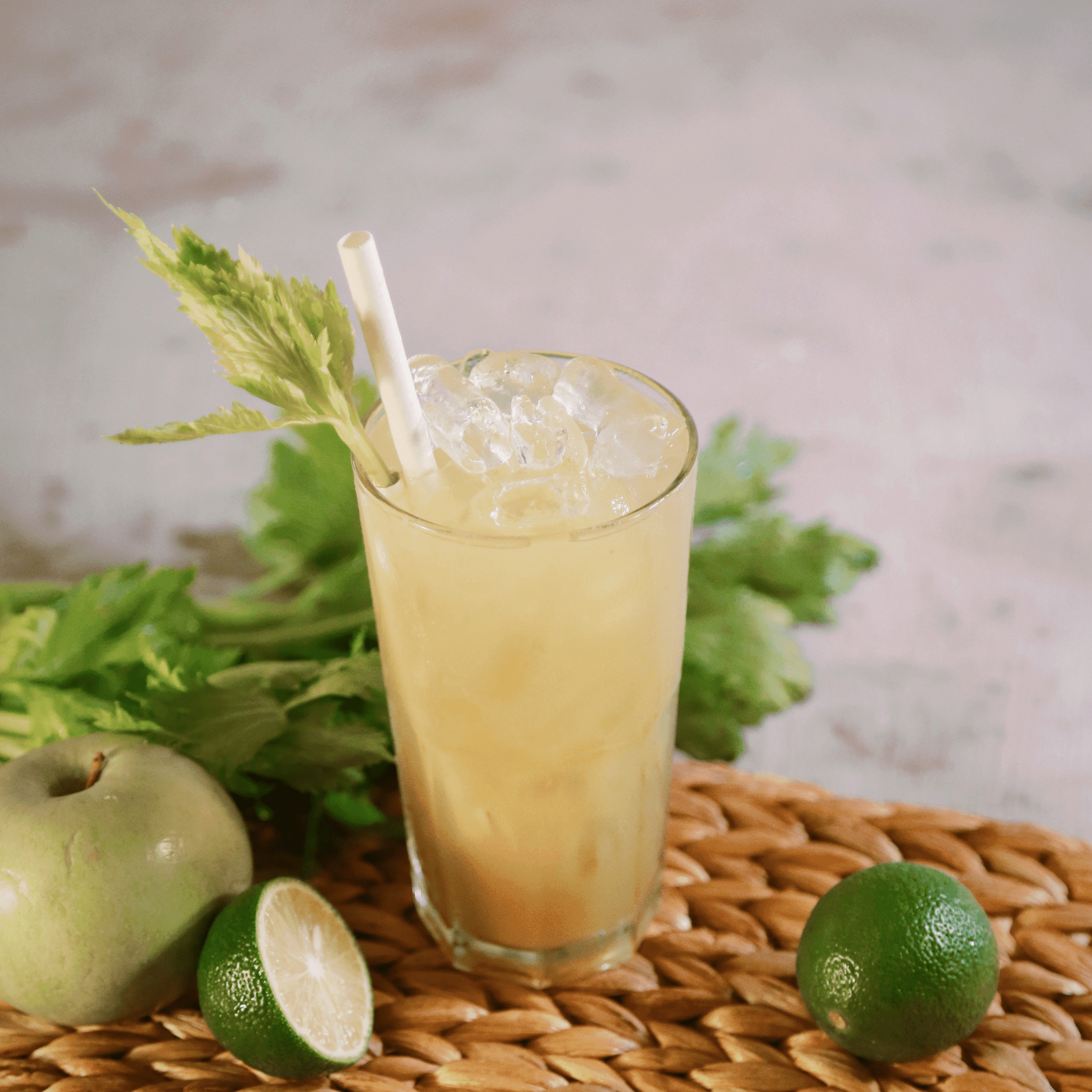  Beauty Queen (Táo - Cần Tây - Chanh) 