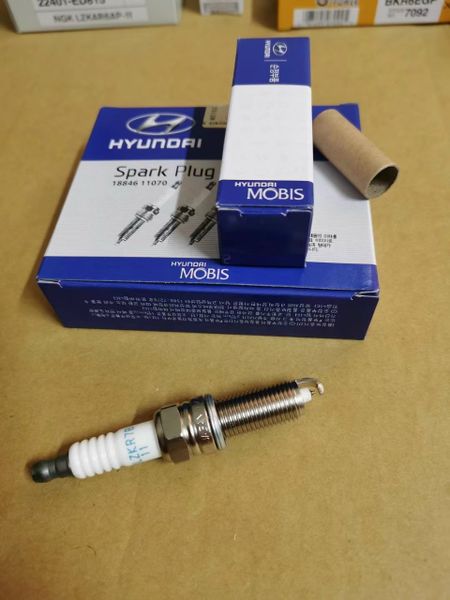 GENUINE HYUNDAI/KIA SPARK PLUG PART 1884611070