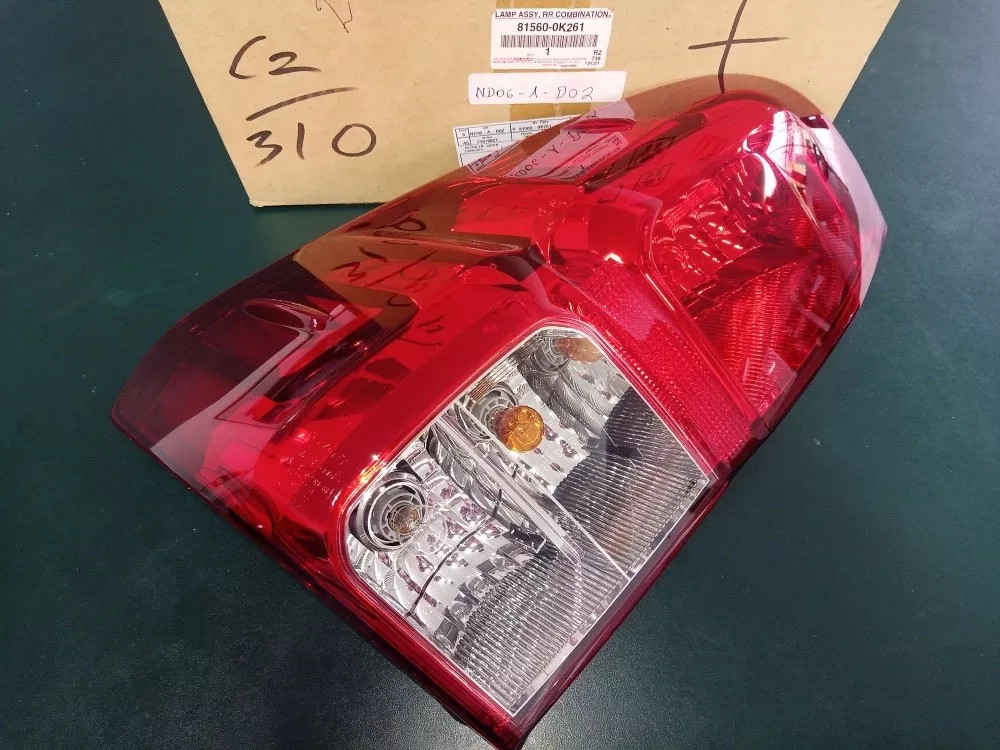 y*a様 TOYOTA (トヨタ) 純正部品 LAMP ASSY, RR, LH y*a様 TOYOTA (トヨタ) 純正部品 LAMP ASSY, RR, LH - メルカリ