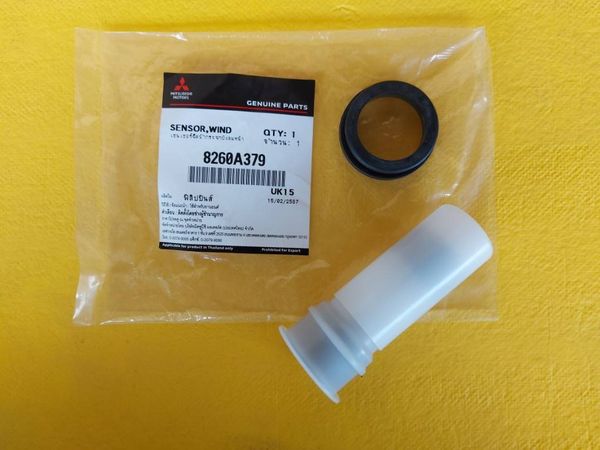 Mitsubishi 8260A379 Genuine Sensor,Windshield Fluid