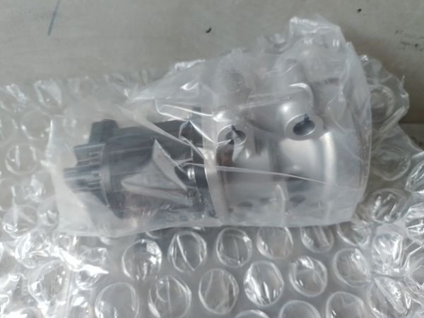 Mitsubishi 1582A483 Genuine New Pajero Sport Valve Egr