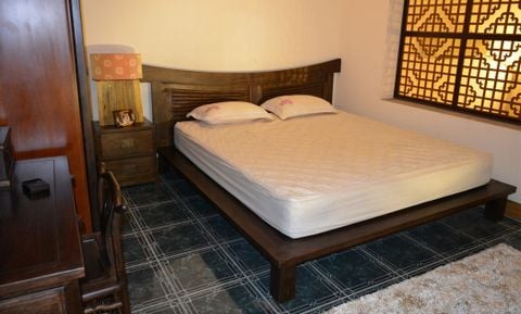 Giường chạm trúc