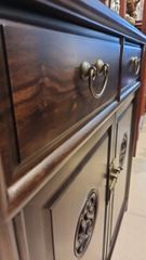 Tủ cánh chạm rồng