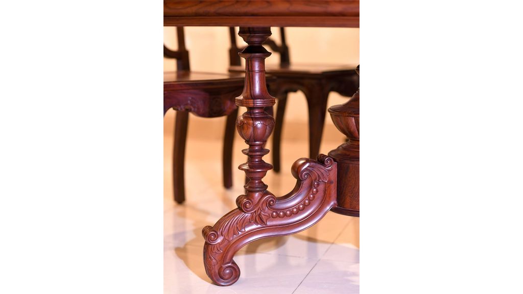 Bộ bàn ăn mặt đá 6 ghế - gỗ Cẩm Lai