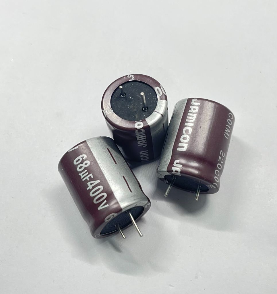 Tụ tồn kho 68uF-400V JAMICON (20mm)
