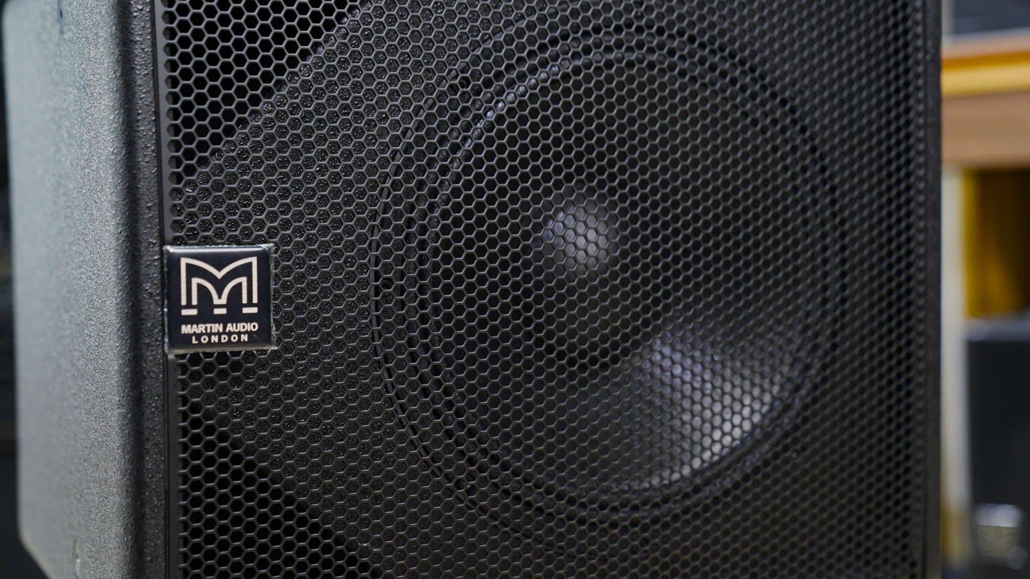 Loa Sub Martin SX112