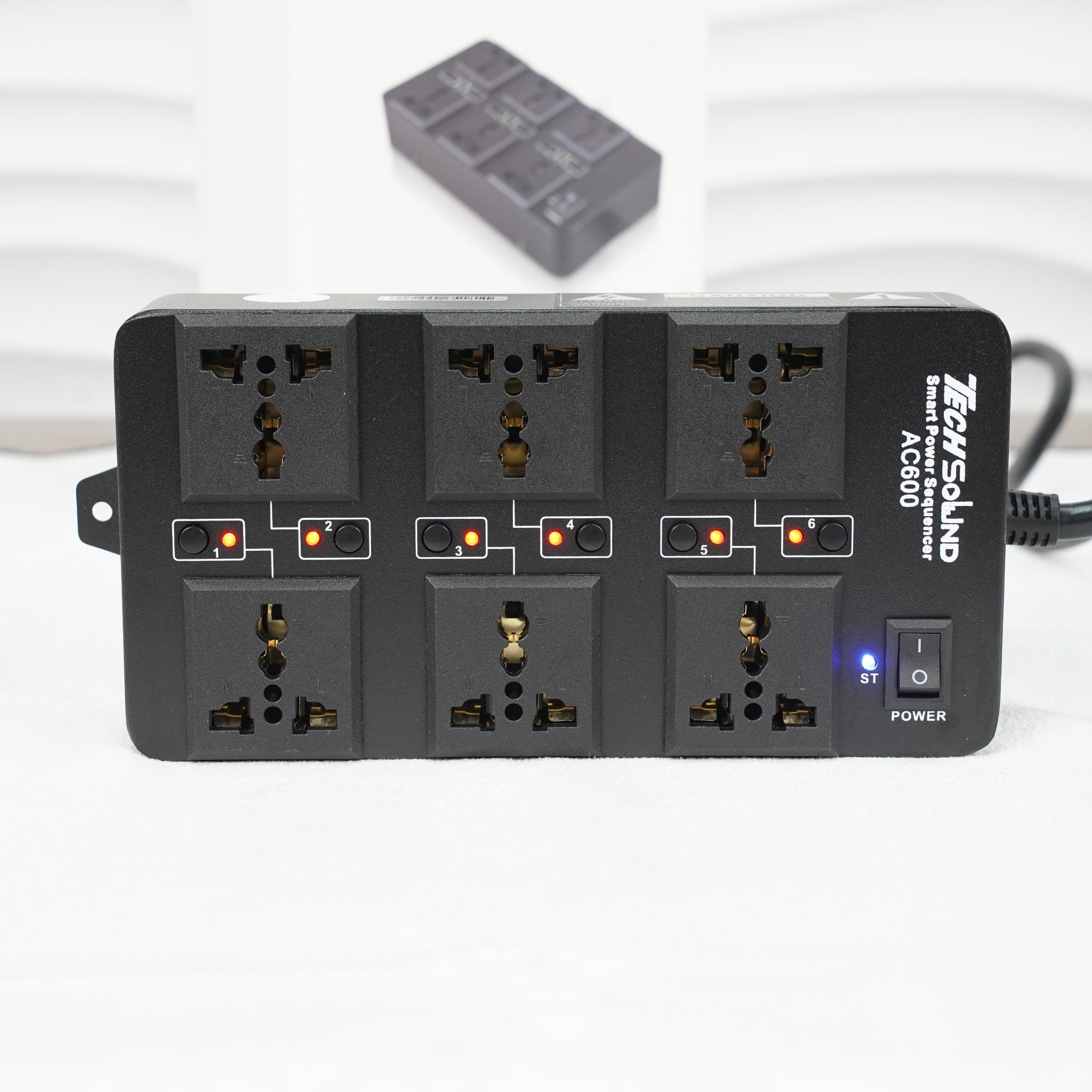 Ổ cắm điện bật tắt tự động tuần tự Techsound AC600