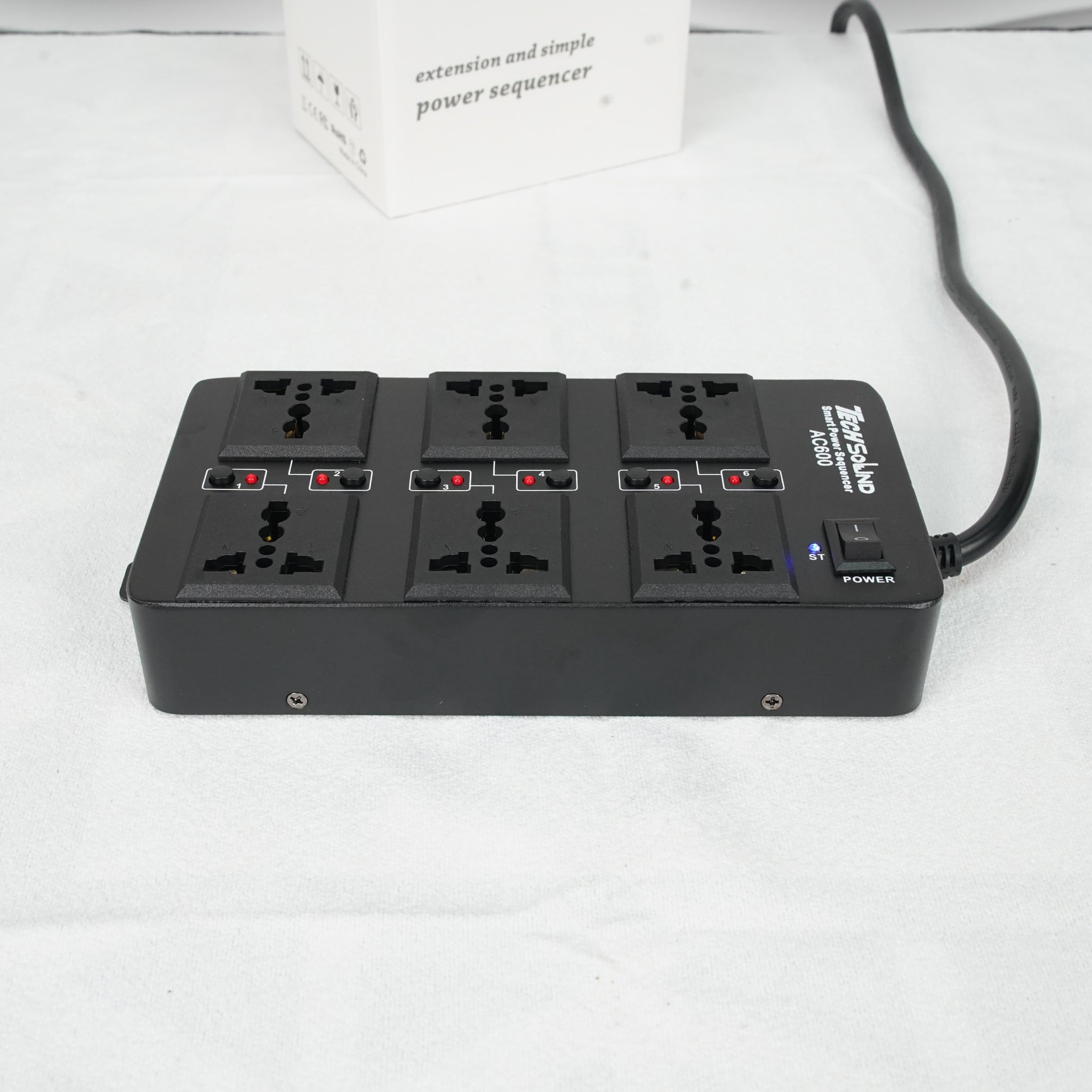 Ổ cắm điện bật tắt tự động tuần tự Techsound AC600