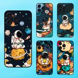  Ốp lưng điện thoại iPhone 15 Pro Max viền đen Phi Hành Gia Astronaut 