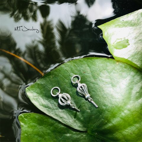  Cutom charm Silver  Viet Nam  bracelet/ lắc tay tay bạc charm biểu tượng Việt Nam. 