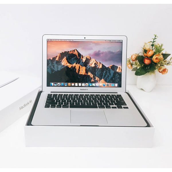 Macbook Air 2017 13 inch MQD32 Core i5 8GB RAM 128GB SSD – Like New