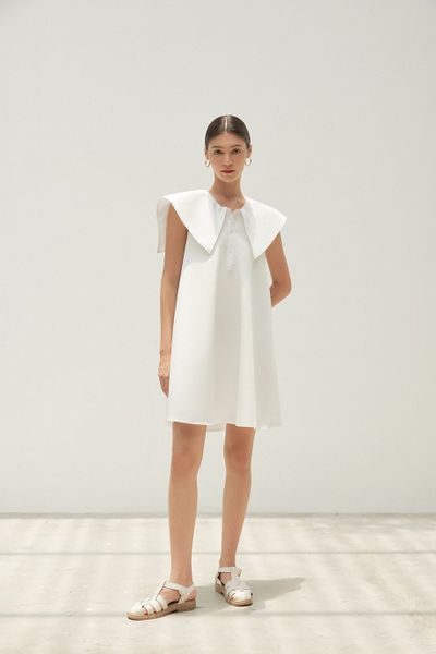  White Puritan Collar Dress 