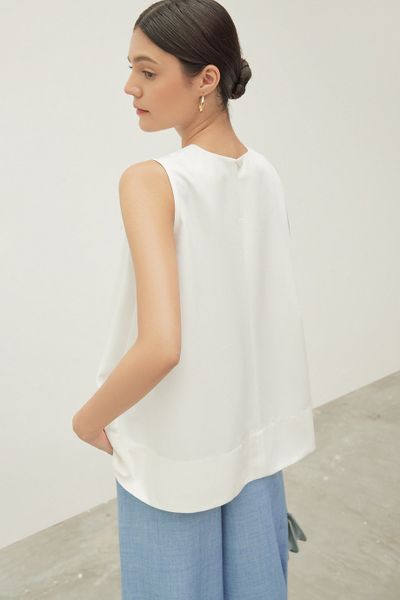  White Sleeveless Flared Top 