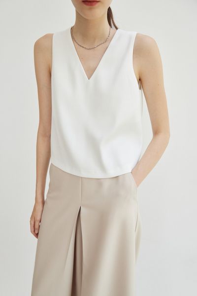  White Sleeveless V-neck Top 