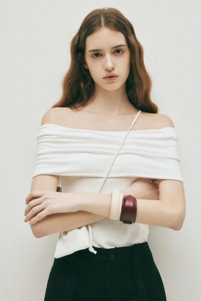  Off-shoulder Fitted Top 