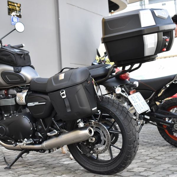 Thùng sau Givi B42 Antartica 42L