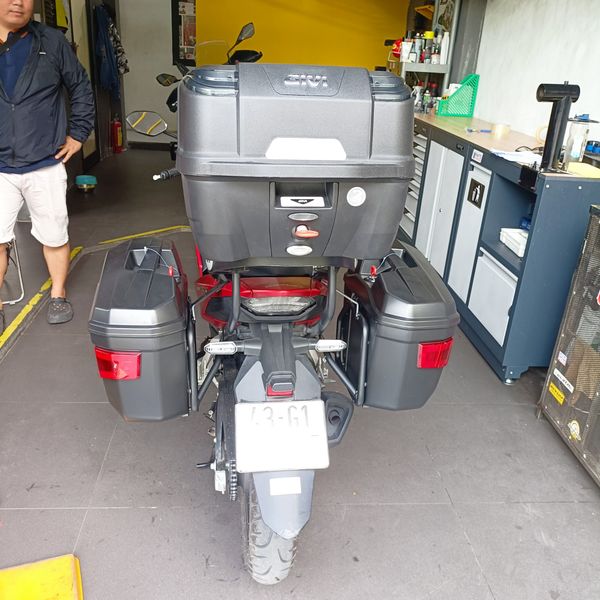 Khung hông Givi Honda Winner 150, WinnerX