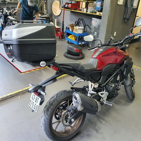 Thùng sau Givi B32 ADV Bold 32L