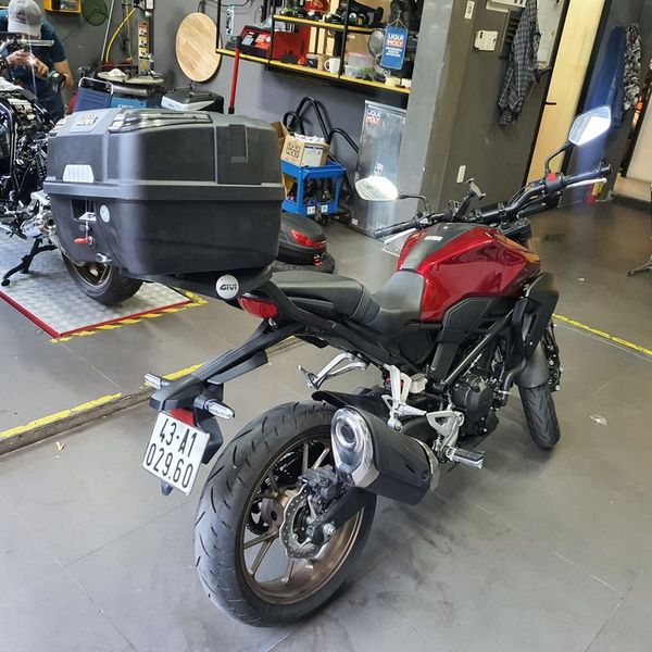 Thùng sau Givi B33NM Atlas 33L