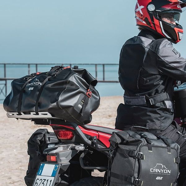 Túi yên sau chống nước Givi GRT712B 40L