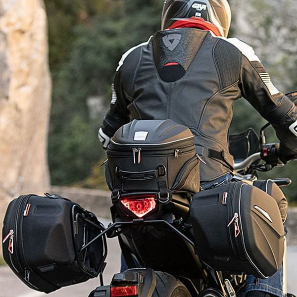 Túi yên sau Givi ST607B 22L