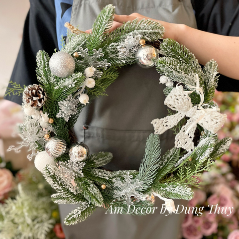  SNOWIENN CHRISMAS WREATH 