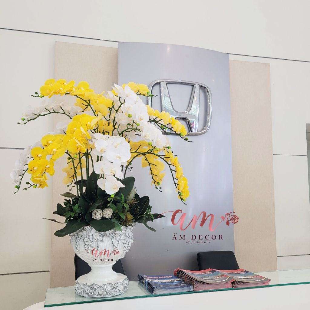 ORCHID WHITE AND YELLOW MIX ARANGEMENT