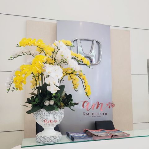  ORCHID WHITE AND YELLOW MIX ARANGEMENT 