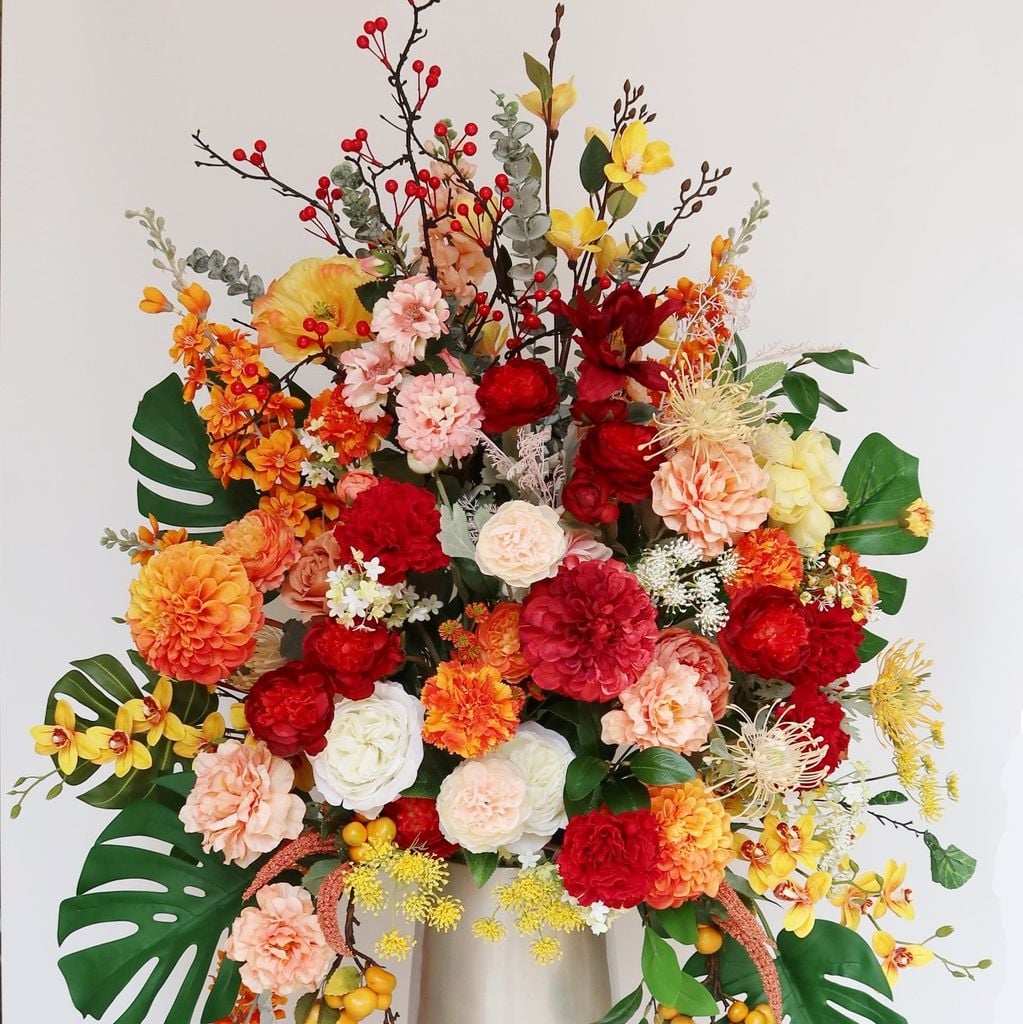 TROPICAL VASE ARANGEMENT