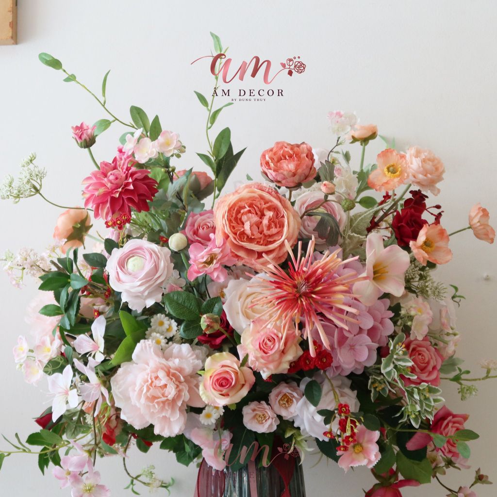 CHRISTABEL LADY BLOOM ARRANGMENT