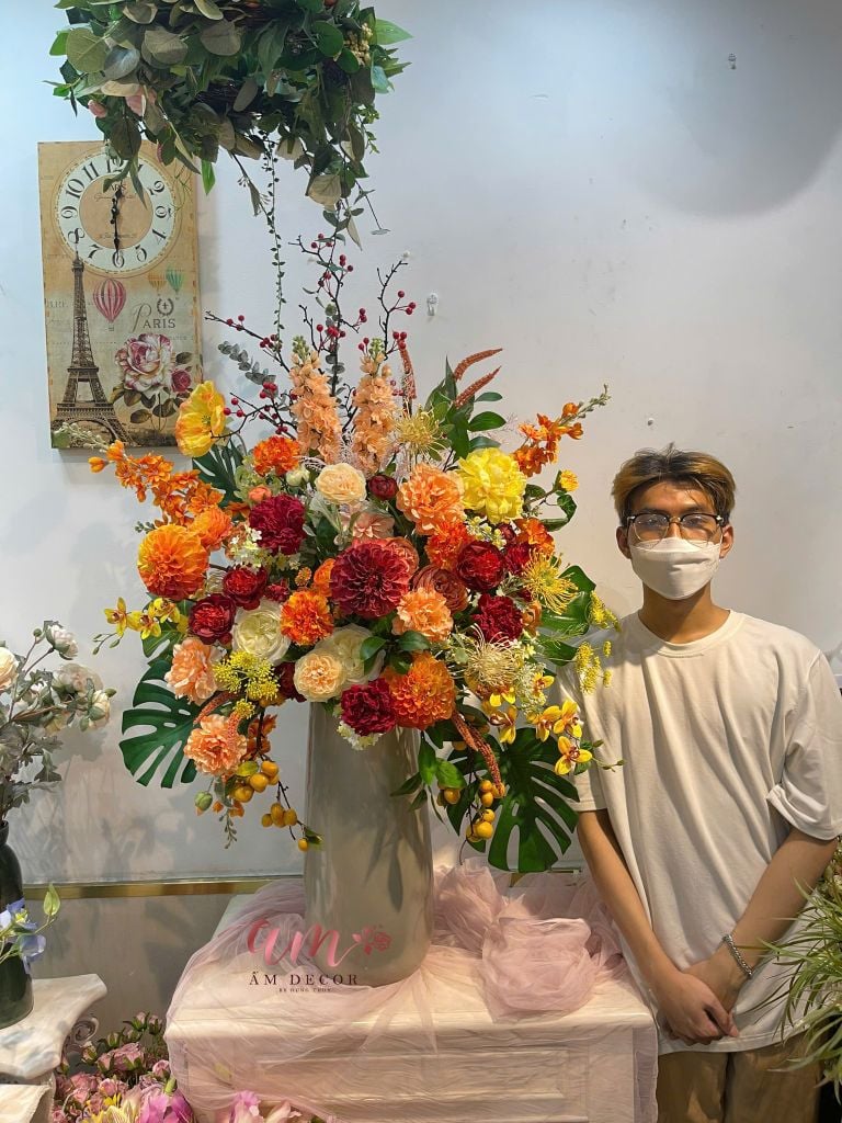 TROPICAL VASE ARANGEMENT