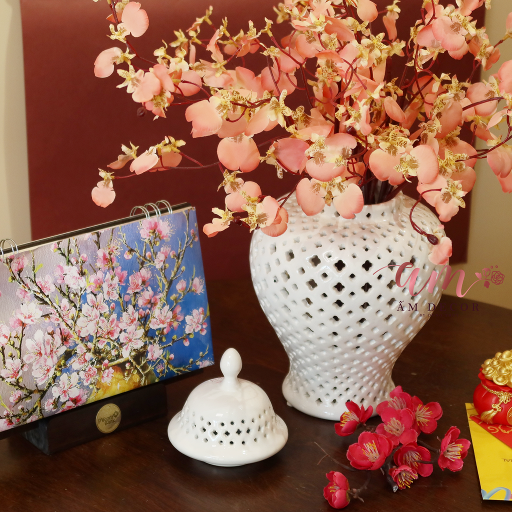 BÌNH LAN VŨ NỮ CỔ ĐIỂN