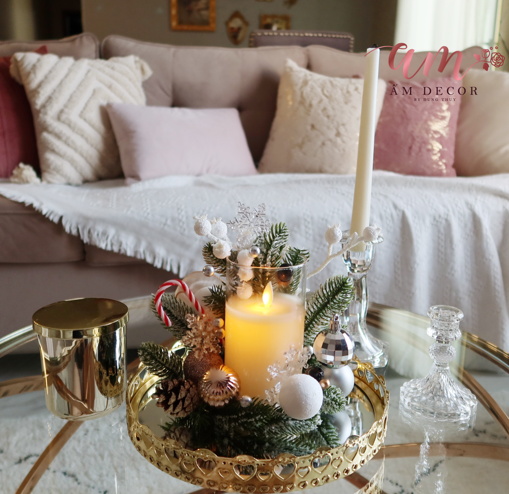 CHRISTMAS SEASON CANDLE