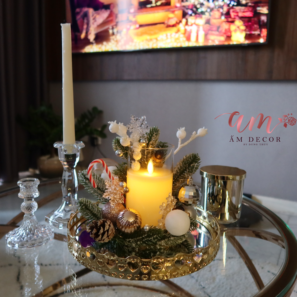 CHRISTMAS SEASON CANDLE