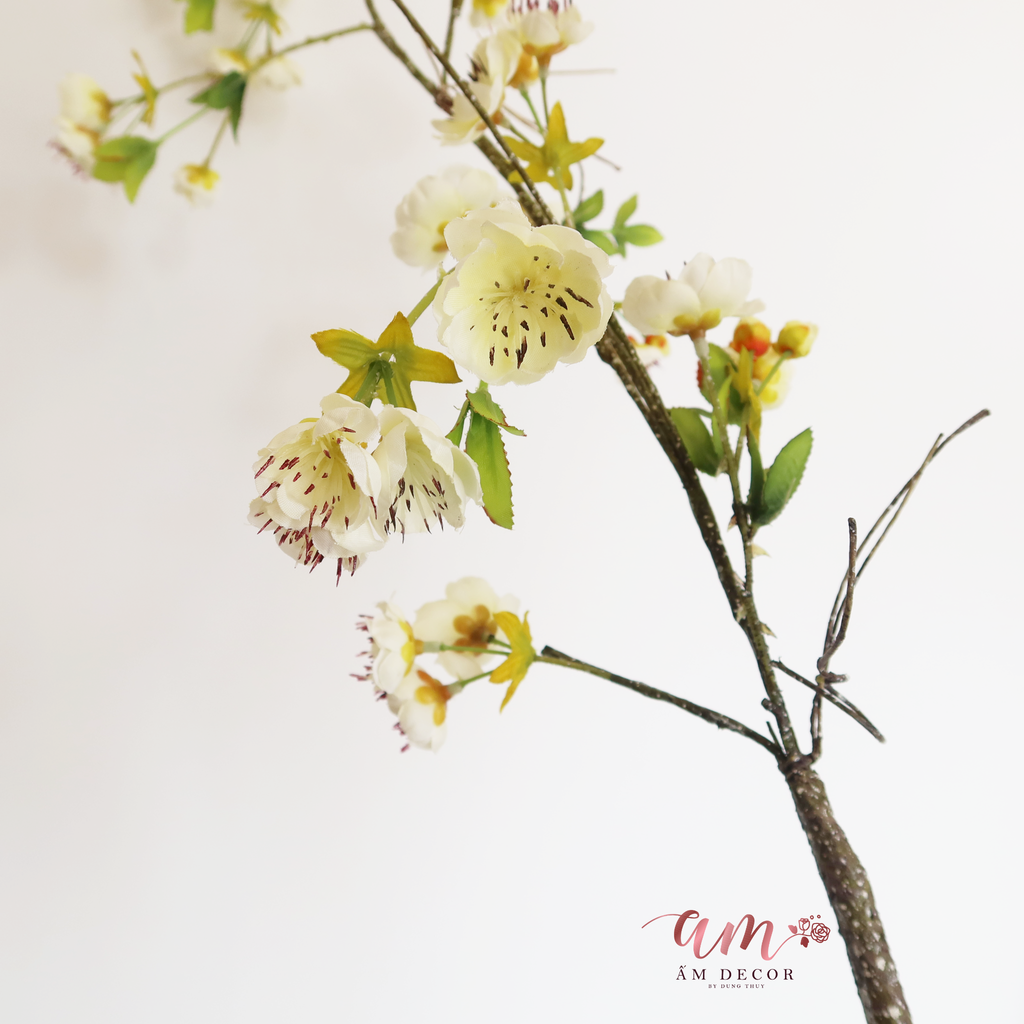 CÀNH HOA ĐÀO THÂN DẺO TRẮNG