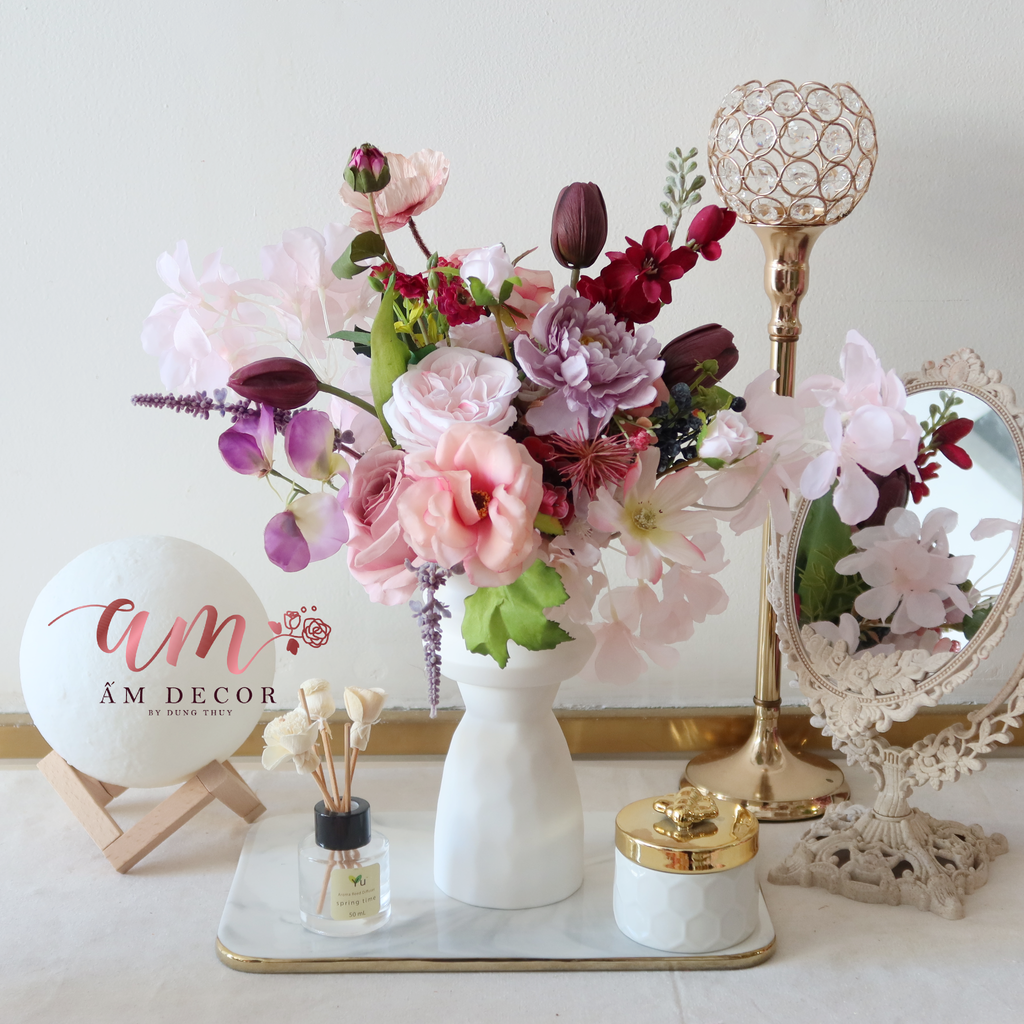 ZMAGIC LILAC SET IN VASE
