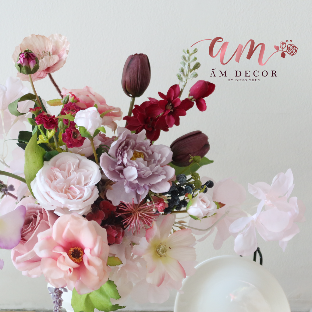 ZMAGIC LILAC SET IN VASE