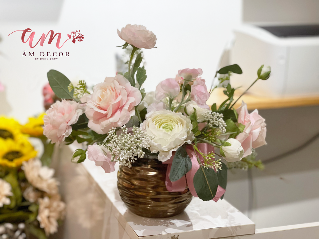 ZWONDERLAND ARTIFICIAL VASE