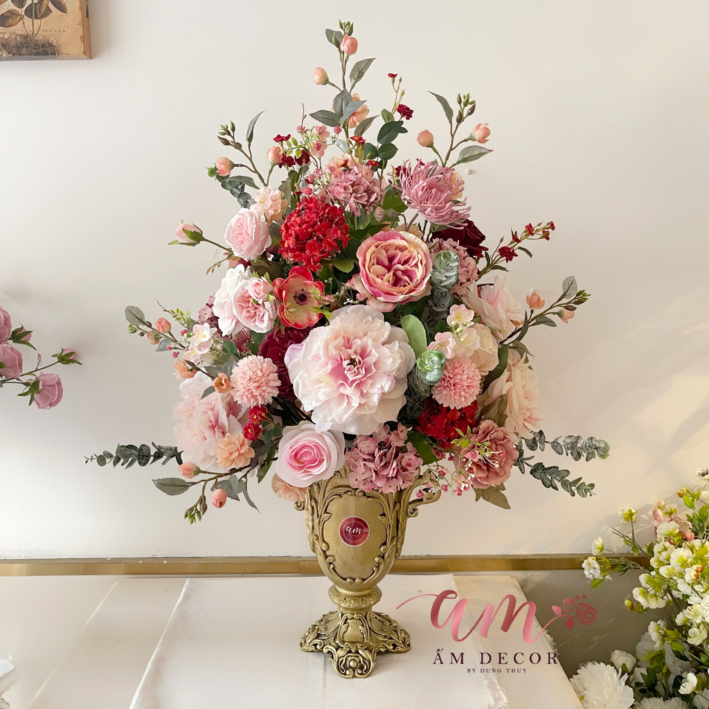 CLASSICAL OVERTIME FLORAL VASE