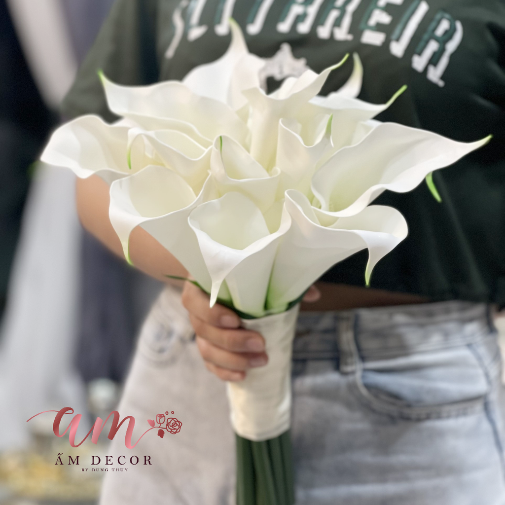 Rum White Wedding Bouquets