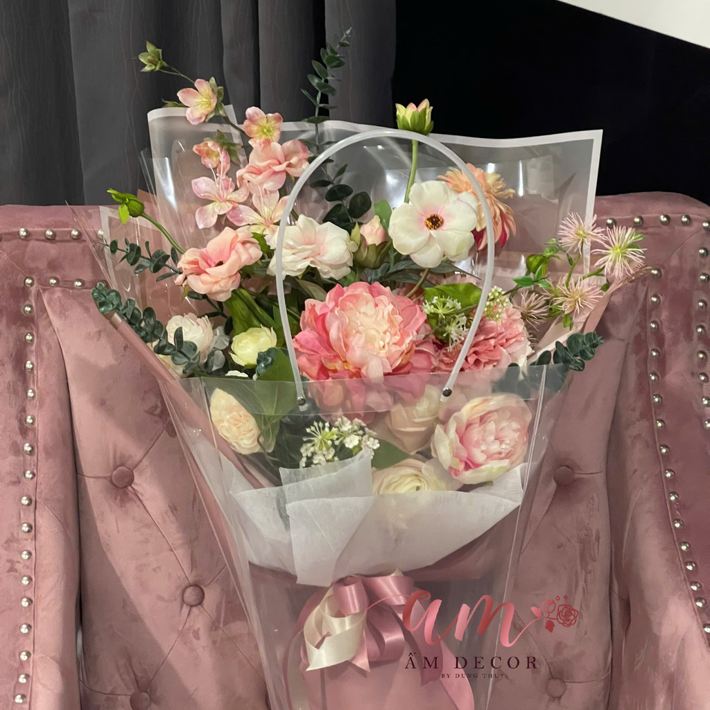 DEWY FLORAL BOUQUET