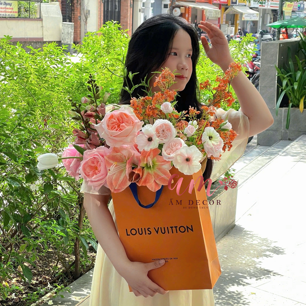 LADY SUMMER