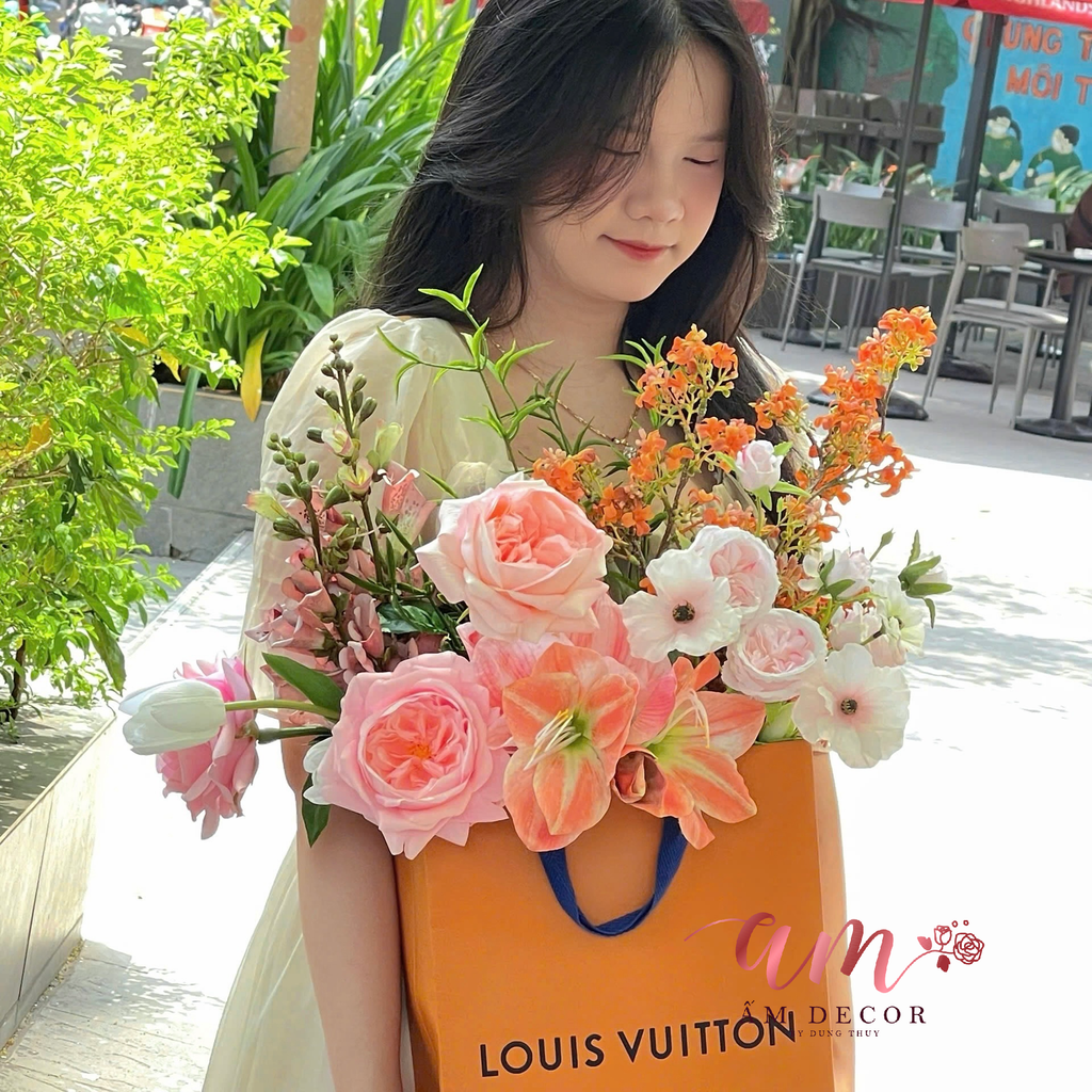 LADY SUMMER