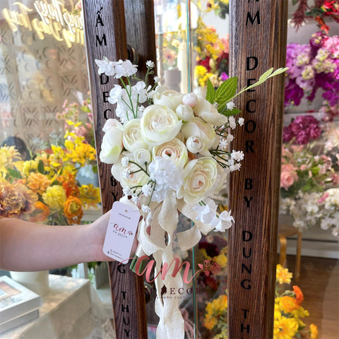  Aisle of Light (Mini Bouquet Wedding for Kids) 