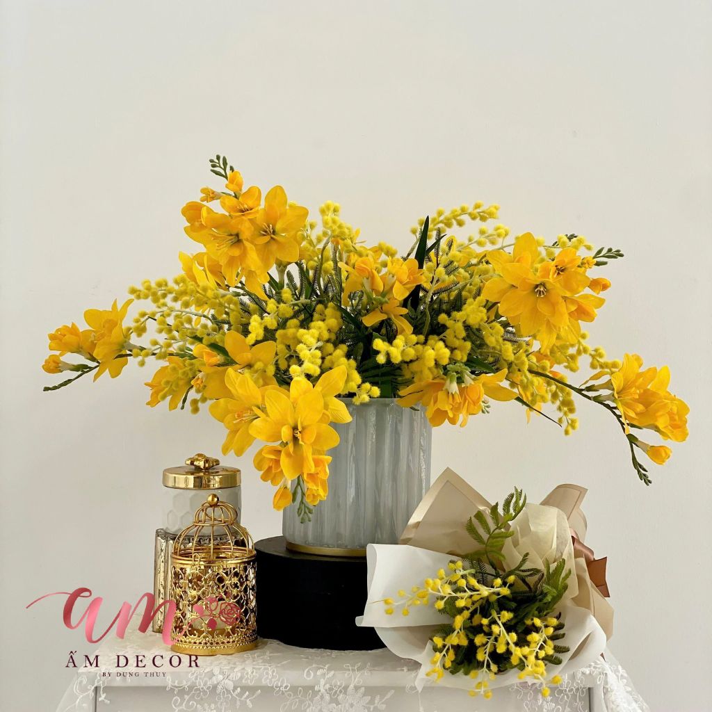 ZBÌNH HOA FREESIA YELLOW FLORA