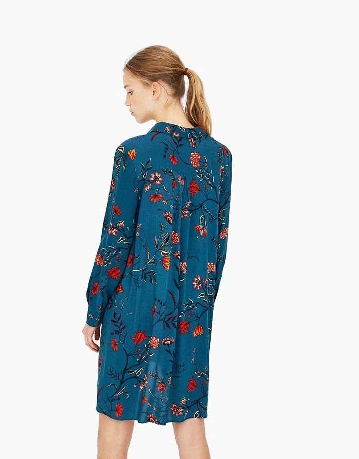  Young Dress With Red Flowers 