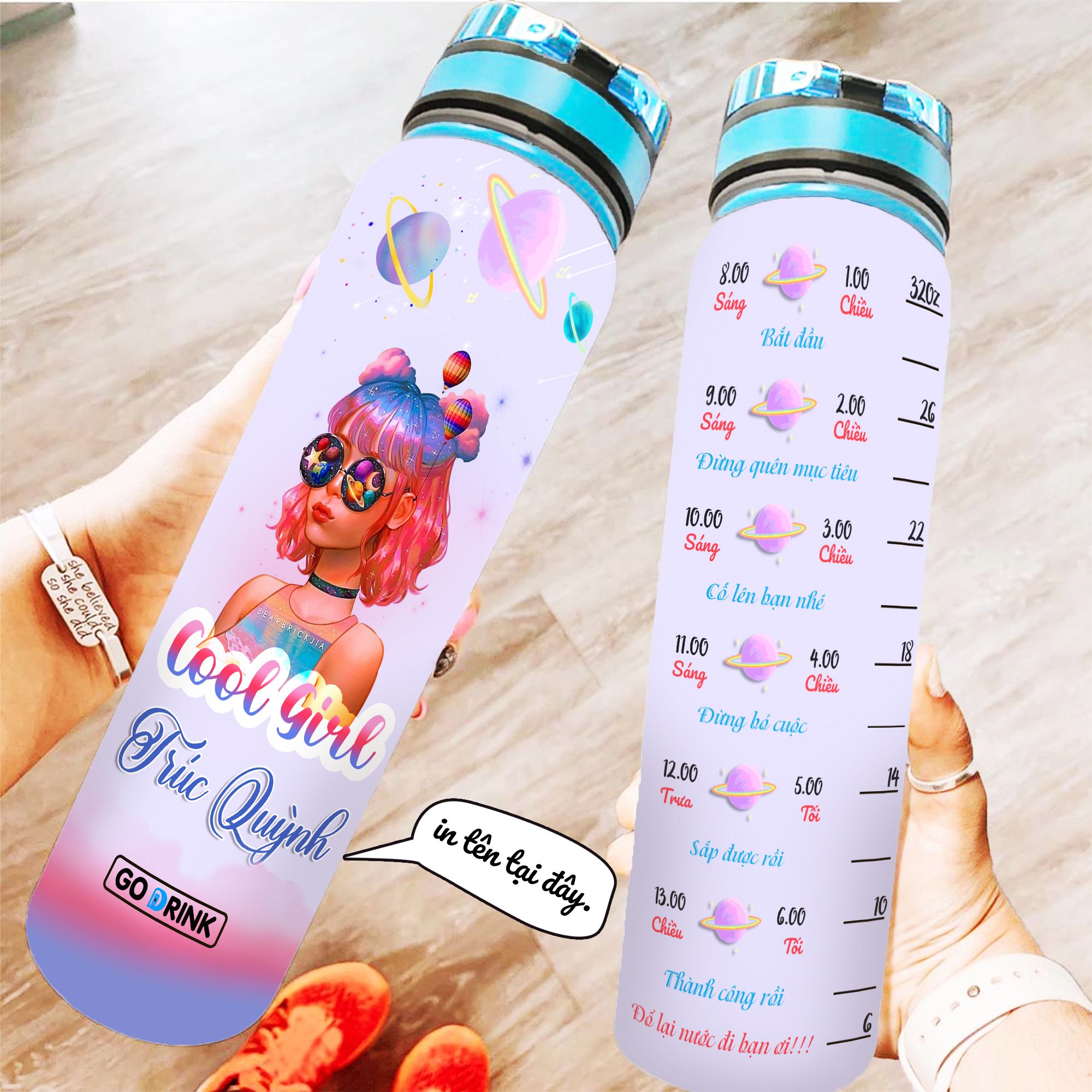  Cô gái cá tính Go Drink Phong cách sống Bình nước có vạch chia 950ml In tên, hình ảnh theo yêu cầu 