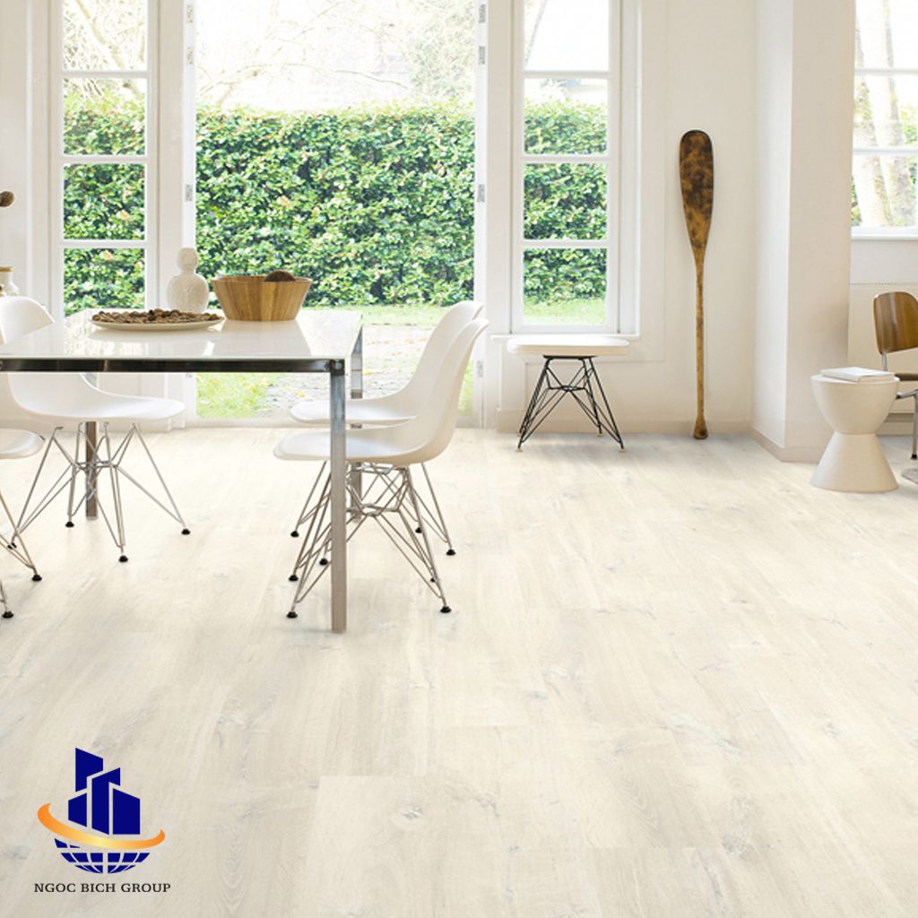 Sàn gỗ JANMI O122 12mm bản nhỏ