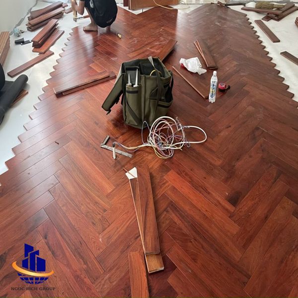 Sàn Gỗ Óc Chó Mỹ (15x90x900)