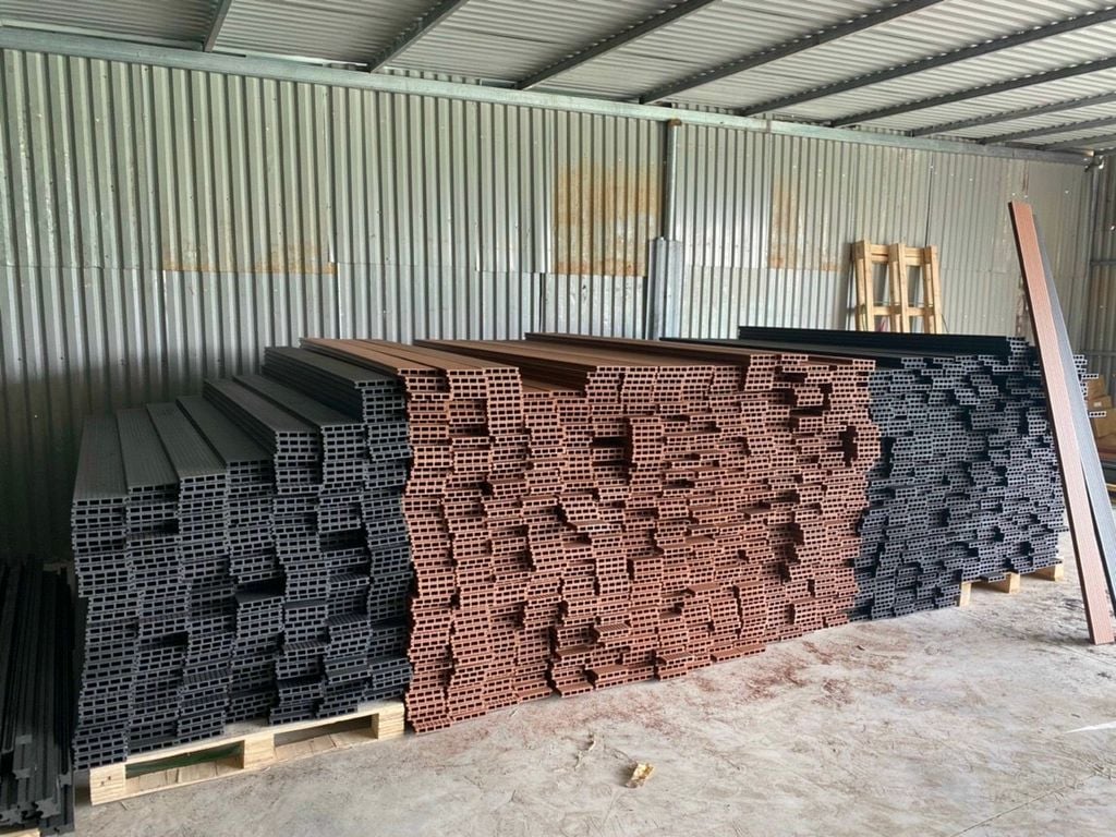 Tấm nhựa giả gỗ ốp tường ngoài trời vân gỗ vân 3D